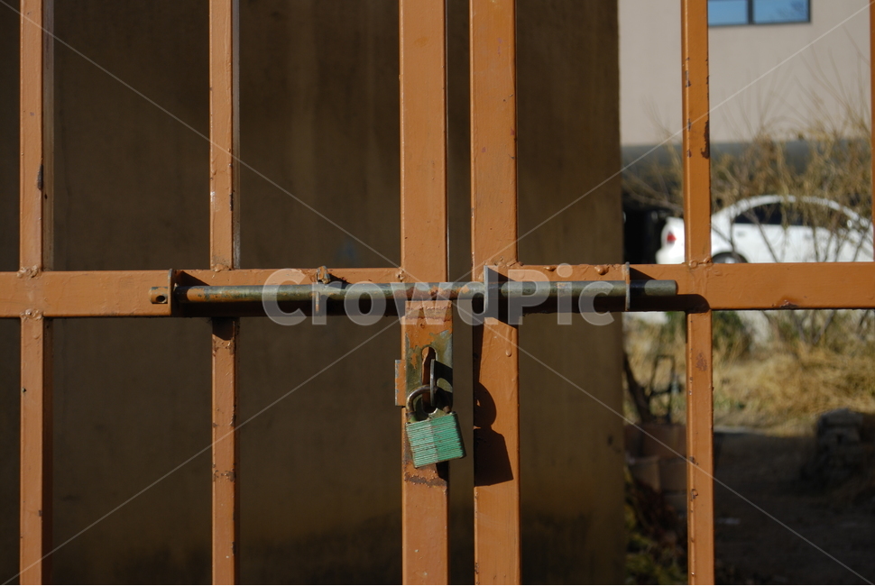 자물쇠,열쇠,lock,창살,창고