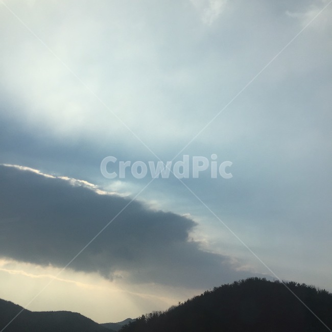 구름,햇빛,구름사이햇빛,하늘,sunlight,nature,자연,weather,날씨,outdoors,옥외,자연,풍경,nature,landscape