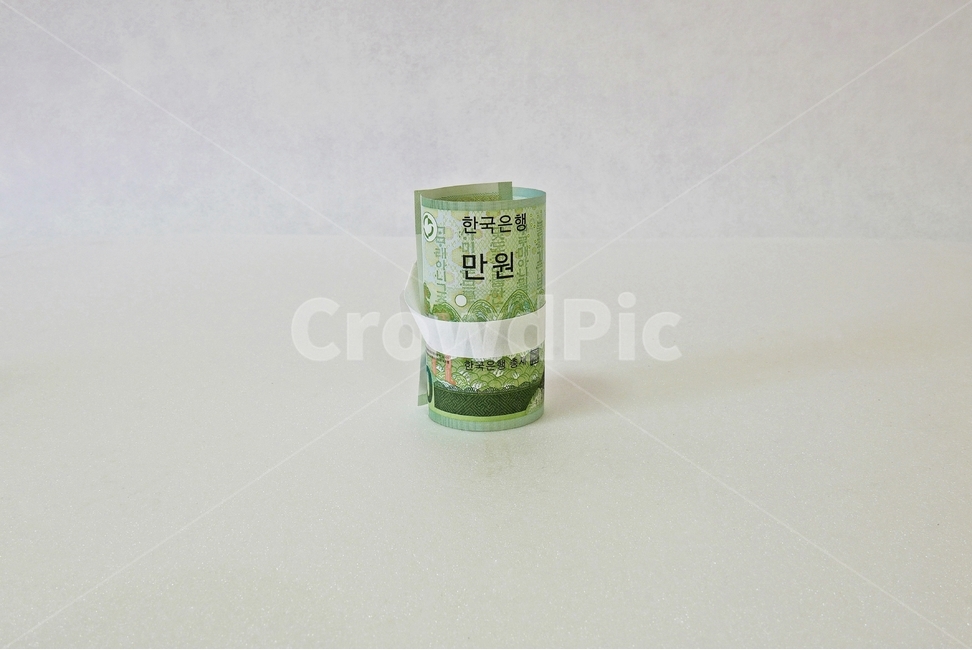 돈,지폐,돈띠,묶음,한국돈,종이돈,컨셉,배경,묶은돈,띠,돈다발,만원,용돈,화폐,한국은행,하얀배경,끈,종이끈,세우기,말아놓기,말기,금융,돈,finance,banking,money,누끼,remove background