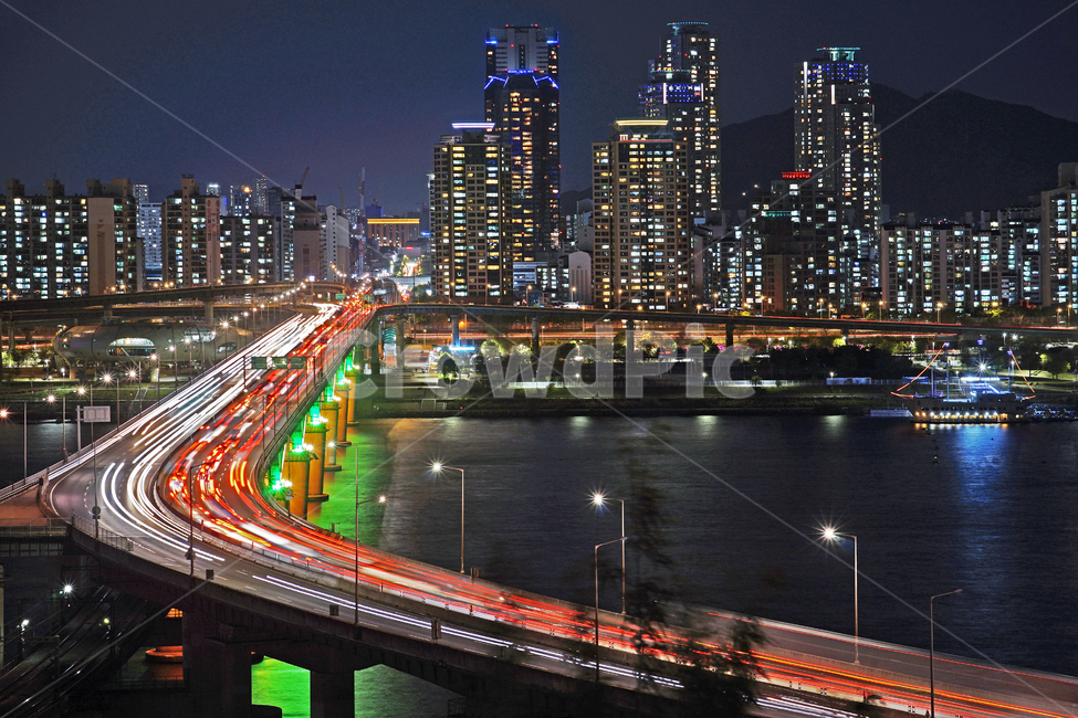 night view,Han River Bridge,Cheongdam Bae Suji Park,Gwangjingu,Cheongdam Bridge,city night view,cityscape,Han River