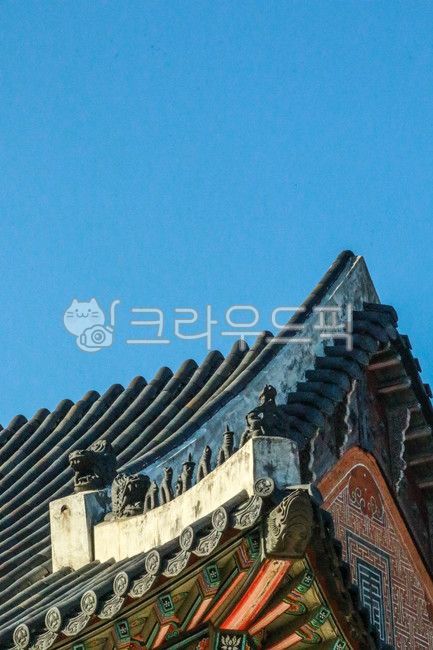roof,gyeongbokgungpalace,tile roof,eaves tiles,tow,tow roof,architecture