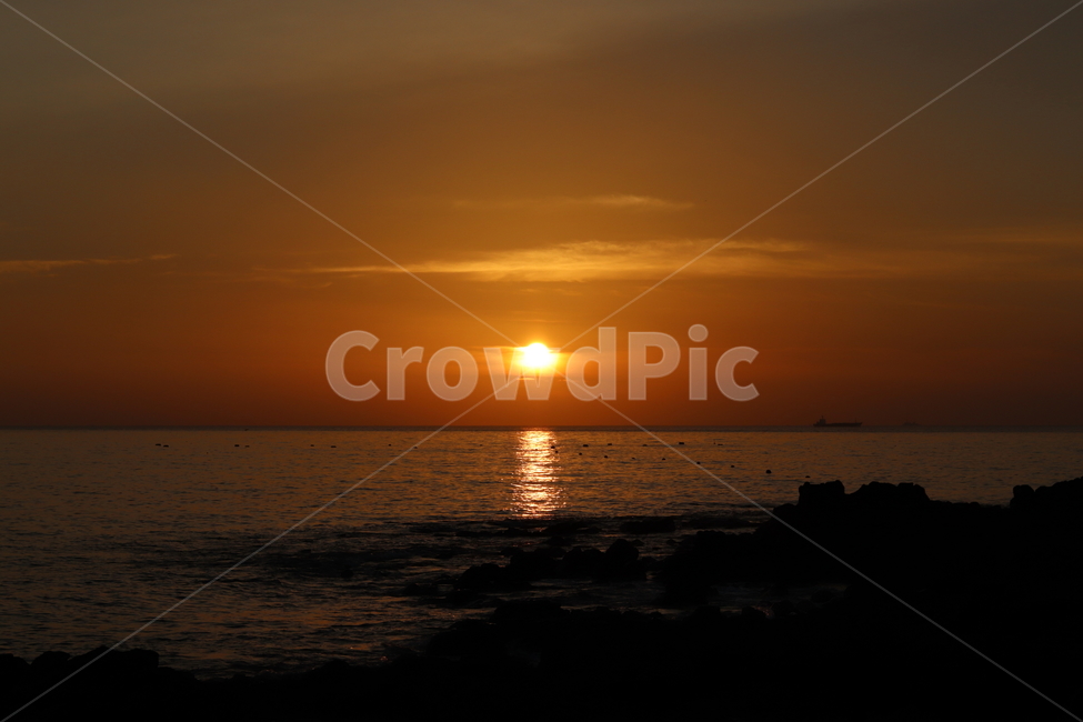노을,sunset,해안가,해질녘,바다,바닷가,저녁,수평선,바탕,배경,따뜻한,쓸쓸한,밤,여름,선셋,자연,풍경,nature,landscape,outdoors,옥외,sunlight,햇빛,sky,하늘,일몰,dusk,황혼,dawn,새벽,red sky,붉은 하늘