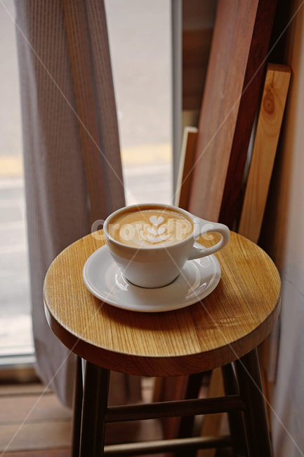 cafe,mug cup,coffee cup,latte art,coffee,Latte,table