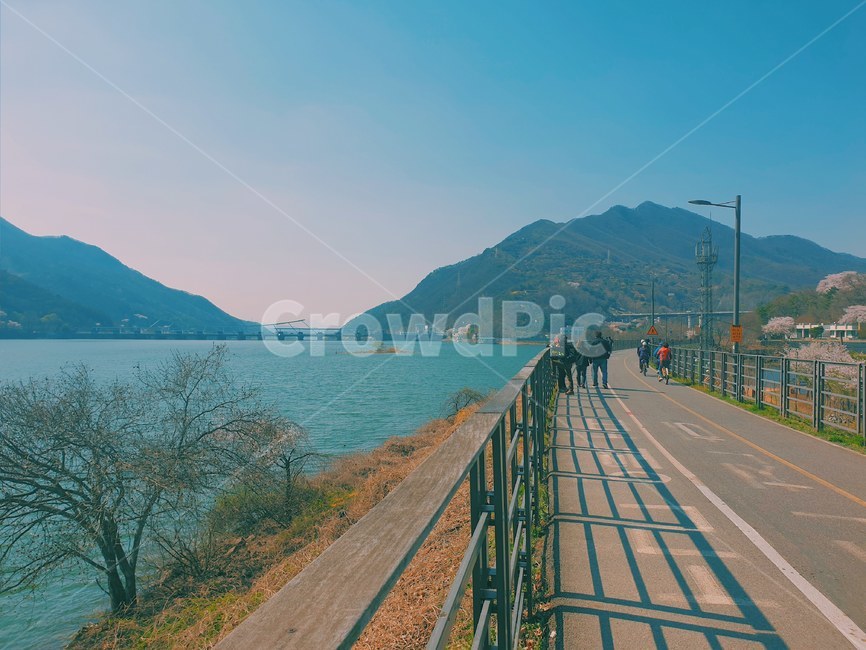 힐링,강가,자전거도로,봄,산,자연,풍경,nature,landscape,railing,난간