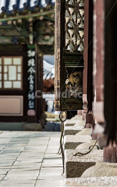 진관사,사찰,전통가옥,전통건축,창호,창살,주춧돌,고옥,문고리,기둥,꽃창살,한국전통,한국문화,korean traditional,korean culture