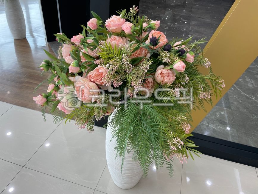 flower,꽃,flowerarrangement,꽃꽂이,flowerbouquet,꽃다발,rose,장미