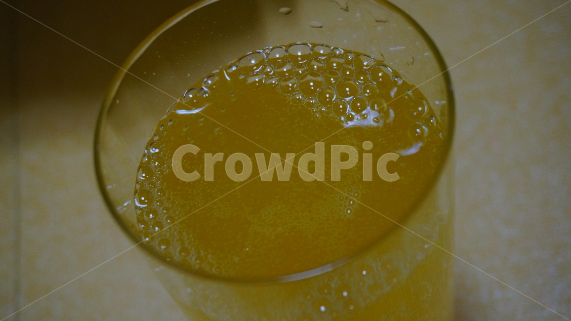 컵안의쥬스,탄산수,컵,기포,쥬스,carbonatedwater,cup,bubble,juice