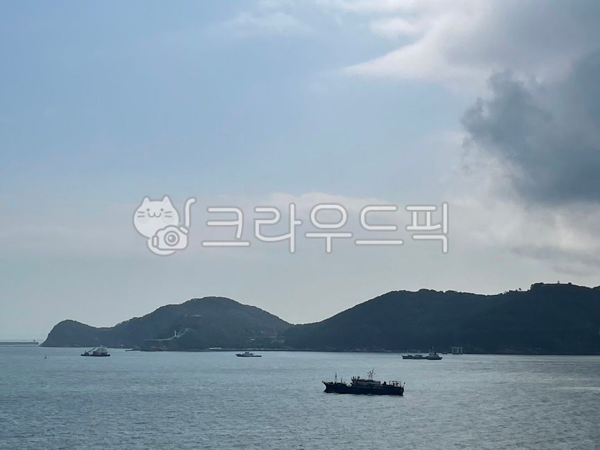 자연,경관,장관,풍경,바다,하늘,구름,부산,어선,nature,landscape,scenery,scene,view,sea,ocean,sky,biue,cloud,busan,명소,부산명소,fishingboat,fishingcraft,island,섬,coast,연안,water,물,shoreline,해안선,옥외,outdoors