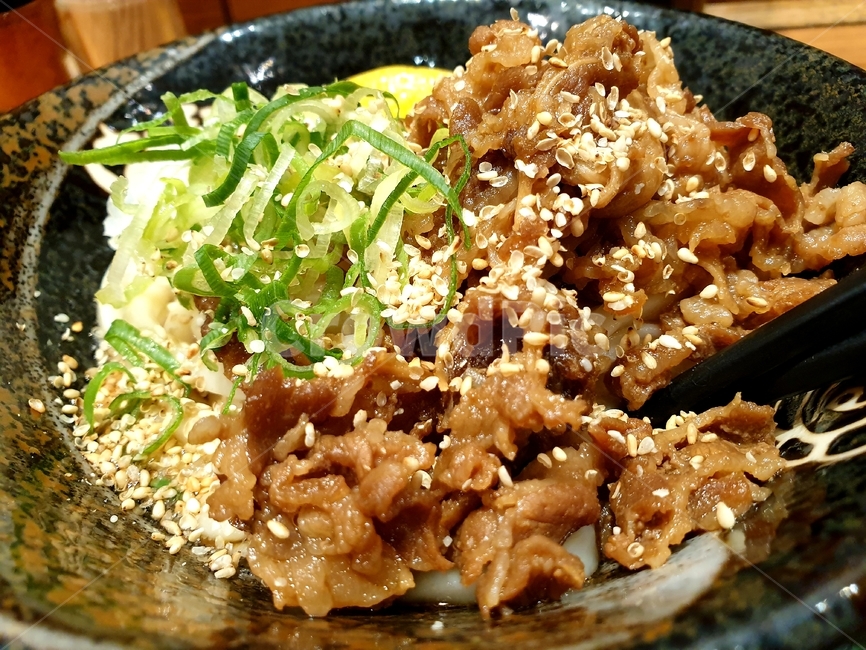 우동,일식,일본음식,면요리,noodle,food,meal,식사,저녁,dinner,레몬,소고기,meat,lemon,사발,bowl,음식,식재료,요리,food,cook,meal,dishes,food reserves