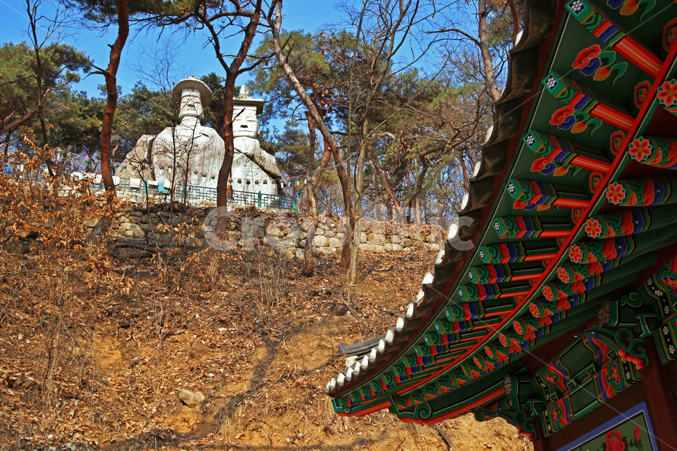 대웅보전,용암사,파주,장지산,용미리,처마,마애이불입상,단청