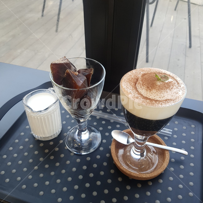 카페,cafe,디저트,desert,커피,coffee,커피,카페,coffee,cafe