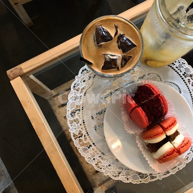 음식,푸드,맛집,마카롱,디저트,달콤함,카페,커피,뚱카롱,음식,식재료,요리,food,cook,meal,dishes,food reserves,디저트,간식,후식,dessert,snack,커피,카페,coffee,cafe