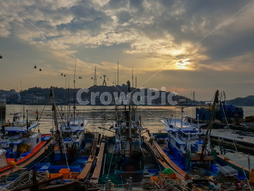 노을,배,하늘,바닷가,sunset,ship,cloud,sea,항구,산업,industry,industrial,어업,fishery,fishing industry