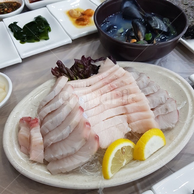 삼치회,삼치,횟집,횟집삼치회,삼치회정식,음식,식재료,요리,food,cook,meal,dishes,food reserves,수산물,해산물,fishery products,seafood
