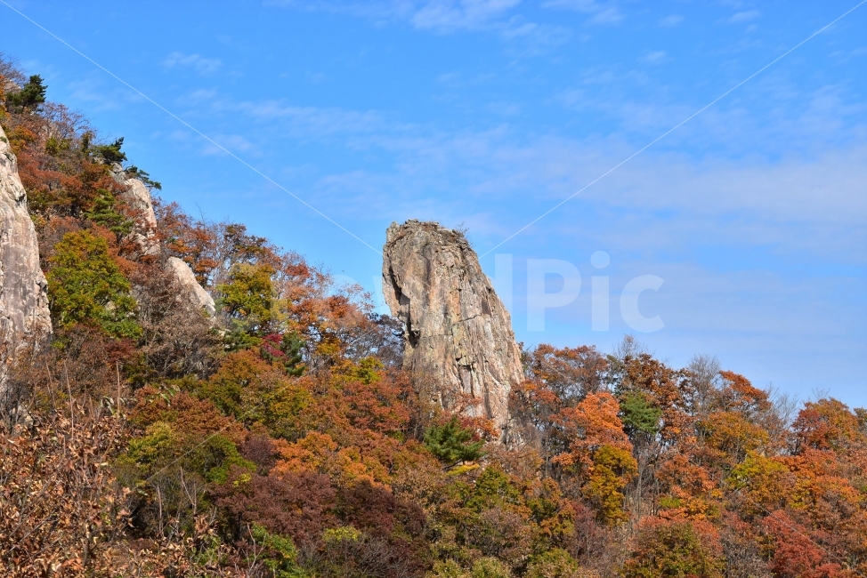 대둔산,가을,풍경,단풍,탐방,도립공원,빨간단풍,파란하늘,가을색,오색,울긋불긋,알록달록,그림같은,칼라풀,뷰티플,아름다운,힐링,감성,자연,정취,산세,명산,100대명산,nature,산,등산,트레킹,풍경사진,비경,경치,가을사진,가을색채,가을의정취,맑음,청명,가을날씨,경관,기암,암봉우리,mountain,금산,완주,논산,낙조대,낙조산장,마천대,케이블카,구름다리,삼선계단,장군바위,가을,계절,fall,autumn,season,자연,풍경,nature,landscape,한국자연풍경,한국자연경관,korea nature landscape,outdoors,옥외,cliff,낭떠러지