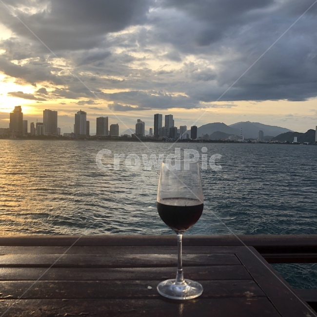 glass,유리,goblet,고블릿,와인,레드와인,크루즈,선셋,선셋크루즈,노을,바다