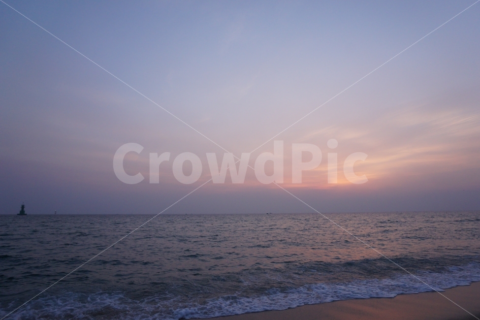 일출,바다,하늘,자연,파도,등대,자연,풍경,nature,landscape,해변,바다,beach,sea,색깔,색상,색채,색감,color sense,color sensitivity,feeling of color,outdoors,옥외,water,물,ocean,대양