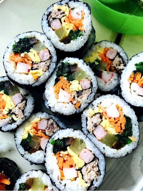 김밥,참치김밥,야채김밥,당근,단무지,햄,계란,시금치,참치,맛있는,집밥,음식,식재료,요리,food,cook,meal,dishes,food reserves
