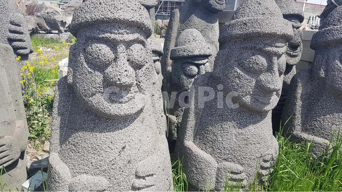 하르방,돌하르방,제주도,돌,석재,조각,돌조각,조각상,할아버지,공예품,공예,특산품,특산물,상징,제주도,jeju,jeju island,한국전통,한국문화,korean traditional,korean culture,조각상,동상,석상,조형물,statue,bronze statue,stone statue,종교,신앙,religion,belief,faith
