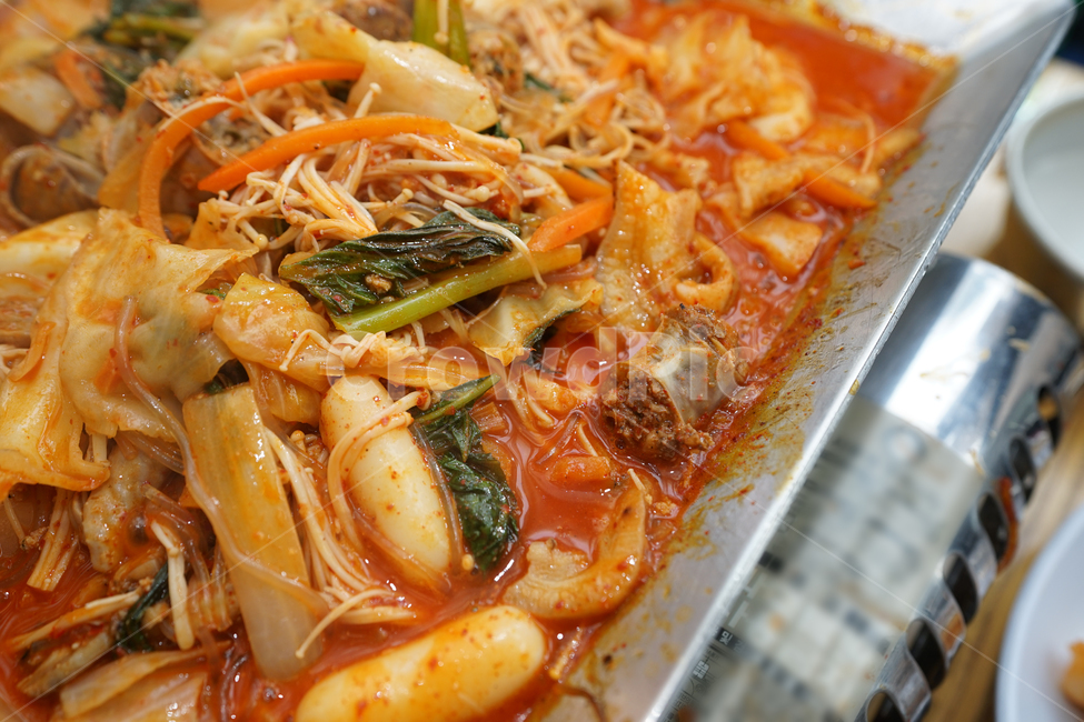 순대,철판볶음,볶음요리,음식,돼지,야채,식사,푸드,매콤,철판,한식,술안주,음식,식재료,요리,food,cook,meal,dishes,food reserves,한식,한국음식,한국요리,korean food,korean dishes,korean meal,korean cook
