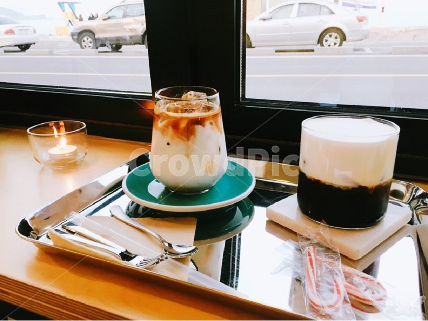 커피,카페,비엔나커피,촛불,coffee,viennacoffee,cafe,coffeebreak,candle,calm,coffeetime,cream,table,테이블,modern,커피,카페,coffee,cafe