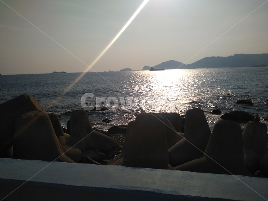 바다,햇빛,눈부심,돌,바닷가,빛한줄기