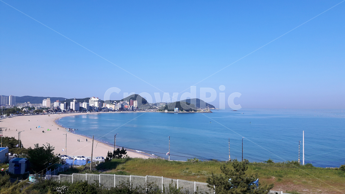 nature,자연,land,땅,outdoors,옥외,water,물,sea,바다,ocean,대양,shoreline,해안선,promontory,곷,송정,하늘,파랑,푸른,한적하다