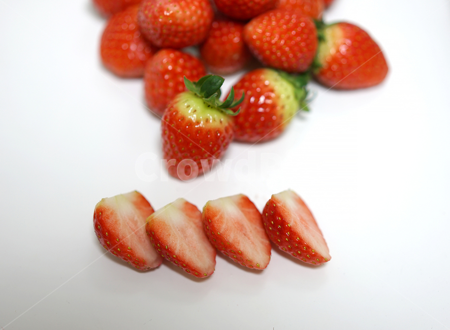 딸기,strawberry,과일,음식,겨울철과일,빨강,레드,red,베리,신선,스트로베리,음식,식재료,요리,food,cook,meal,dishes,food reserves,과일,열매,fruit