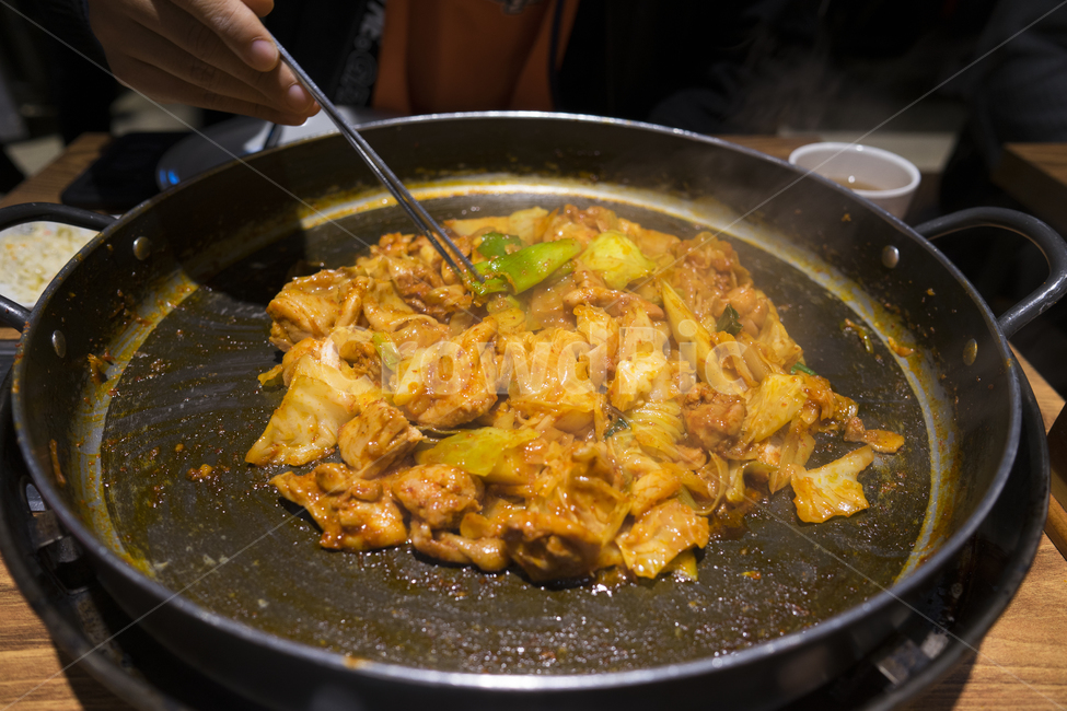 닭갈비,닭요리,닭볶음,철판볶음,저녁식사,점심식사,음식,식재료,요리,food,cook,meal,dishes,food reserves,한식,한국음식,한국요리,korean food,korean dishes,korean meal,korean cook