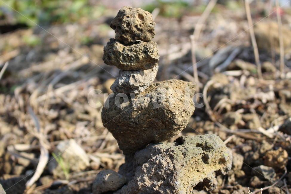 돌,돌탑,소원,stone,stonetower,wish,hope,자연,풍경,nature,landscape,ground,바닥,rubble,파편,dirt road,흙길,road,도로,gravel,자갈