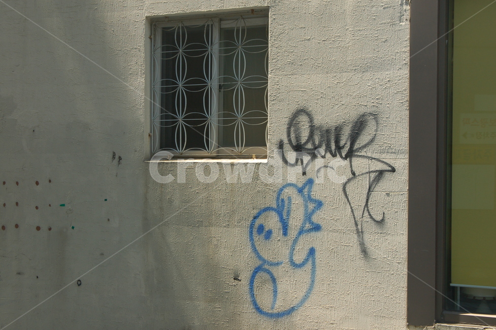 Doodle,wall graffiti,graffiti graffiti,graffiti,window,wall