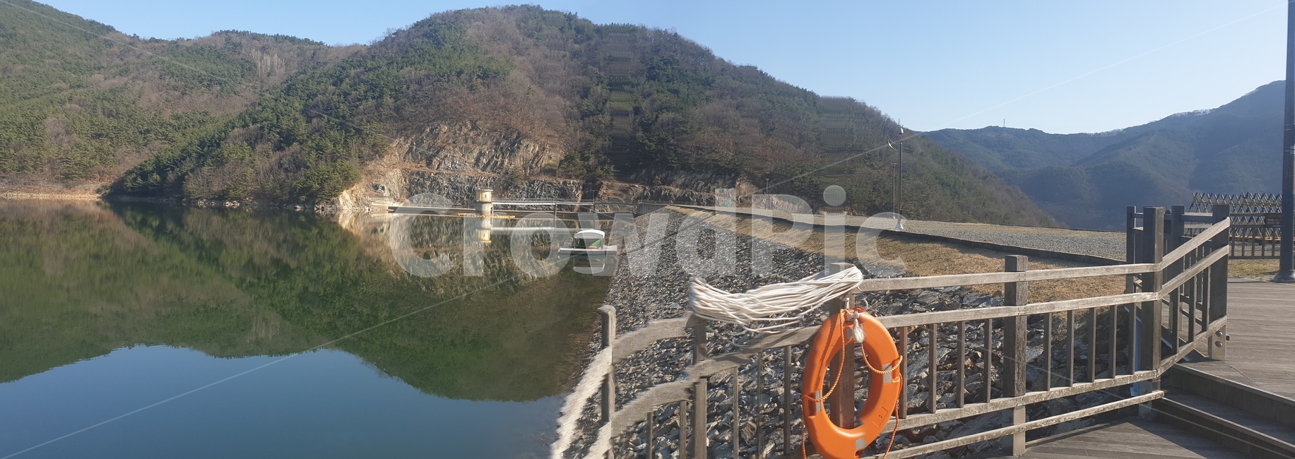 nature,자연,outdoors,옥외,교통,transportation,물,water,댐,저수지,맑은,peaceful,평온한,풍경,시골,조용한,산책로