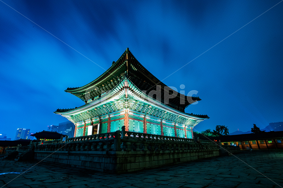건축물,탑,신사,건물,야경,한국전통,경복궁,야경,밤,풍경,nightscape,night,landscape,한국전통,한국문화,korean traditional,korean culture,architecture,pagoda,shrine,building,worship,예배