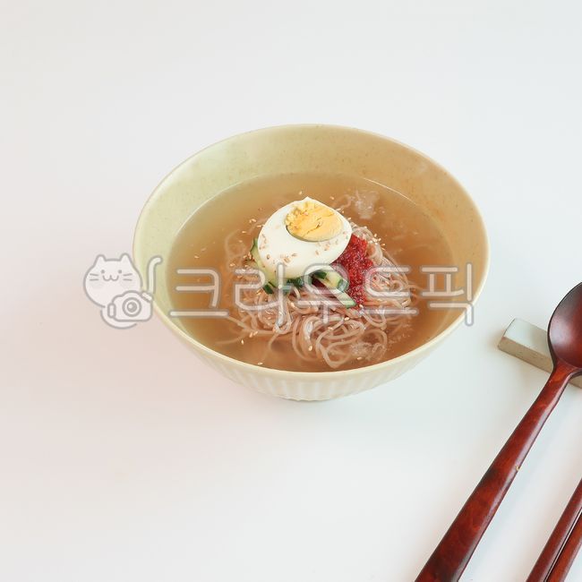 Cold noodles,noodle dish,one-bowl dish,noodle machine,cold noodle machine,ceramic bowl,summer menu,seasonal menu