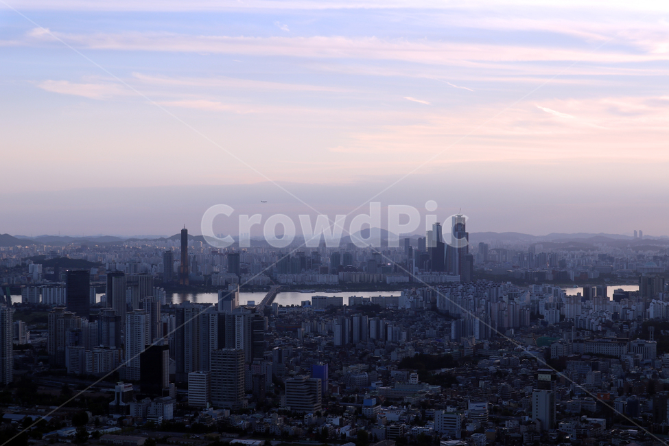 남산,서울,한강,파랑,도시,빌딩,산,하늘,구름,건축물,architecture,저녁,저녁노을,노을,tower,건물,첨탑,steeple,landscape,경치,outdoors,옥외,풍경,scenery,nature,자연,조감도,aerialview,도시,풍경,city,landscape,한국도시풍경,한국도시경관,korea cityscape