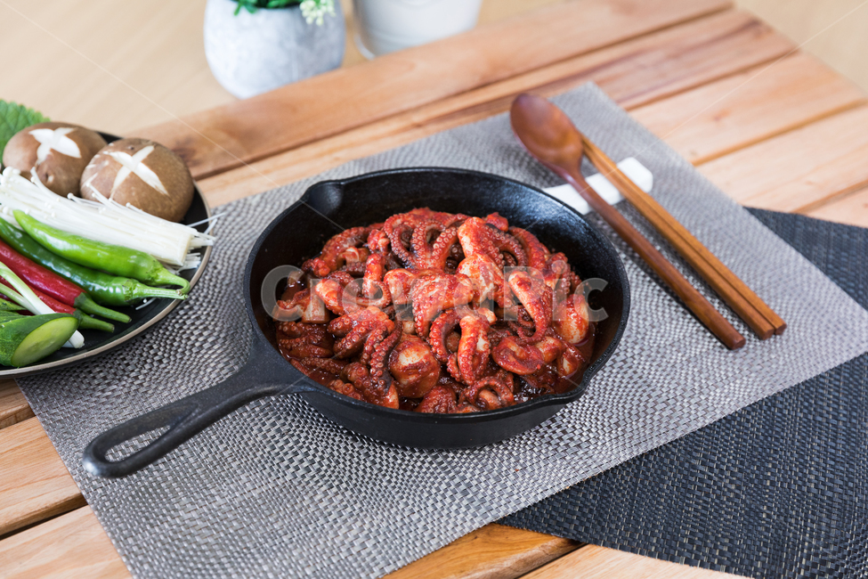 음식,쭈꾸미볶음,식사,안주,쭈꾸미,저녁식사,한식,korea,spicy,오징어볶음,식당,매콤,매운맛,red,맛집,고추장,고춧가루,식재료,요리,cook,reserves,수산물,해산물,fisheryproducts,seafood,한국음식,한국요리,food,dishes,korean,meal,koreancook,맛있다,먹다,맵다,소스,볶음,음식,식재료,요리,food,cook,meal,dishes,food reserves,한식,한국음식,한국요리,korean food,korean dishes,korean meal,korean cook