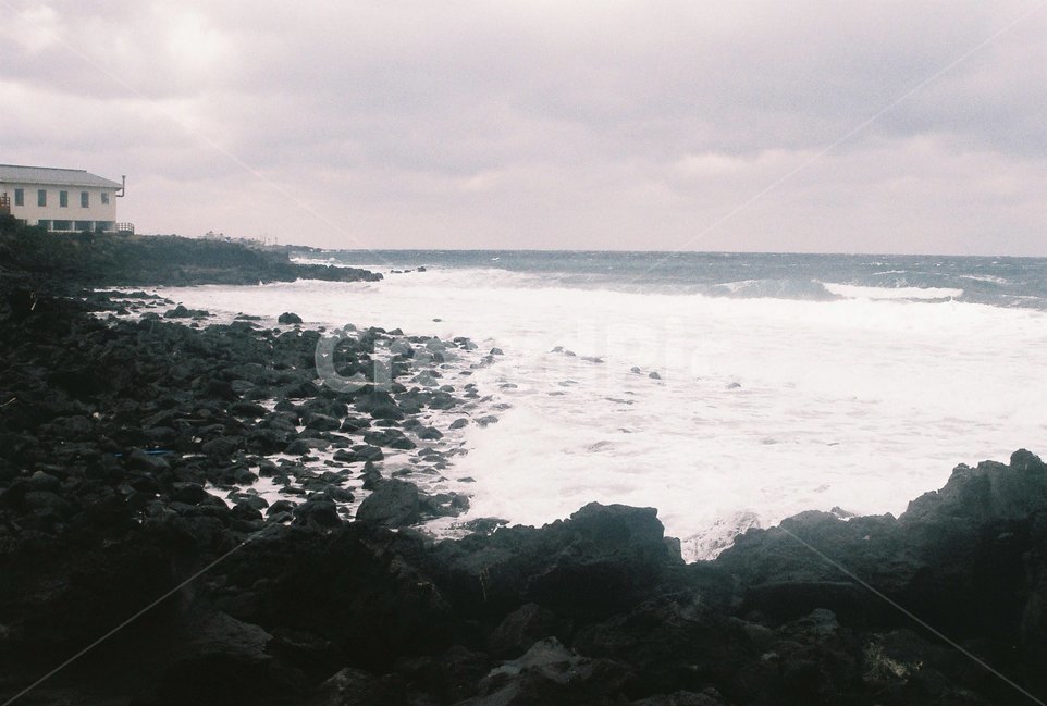 바다,풍경,자연,파도,제주도,바람,물,해변,맑음,시원함,자연,풍경,nature,landscape,한국자연풍경,한국자연경관,korea nature landscape,해변,바다,beach,sea,제주도,jeju,jeju island,감성,sensible,feeling,promontory,곶,water,outdoors,옥외,ocean,대양,land,땅,shoreline,해안선