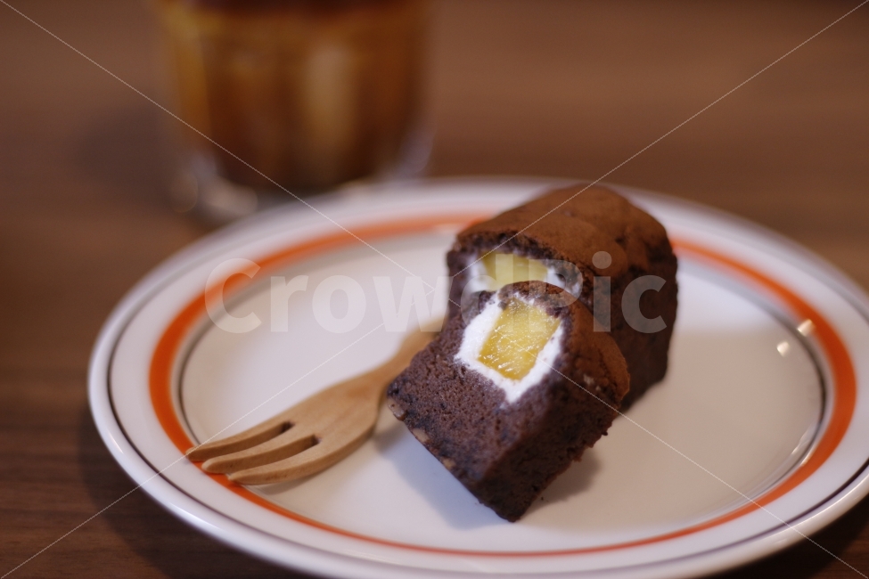 케이크,커피,카페,디저트,초코,망고,생크림,카페라떼,플랫화이트,음식,식재료,요리,food,cook,meal,dishes,food reserves,빵,bread,디저트,간식,후식,dessert,snack