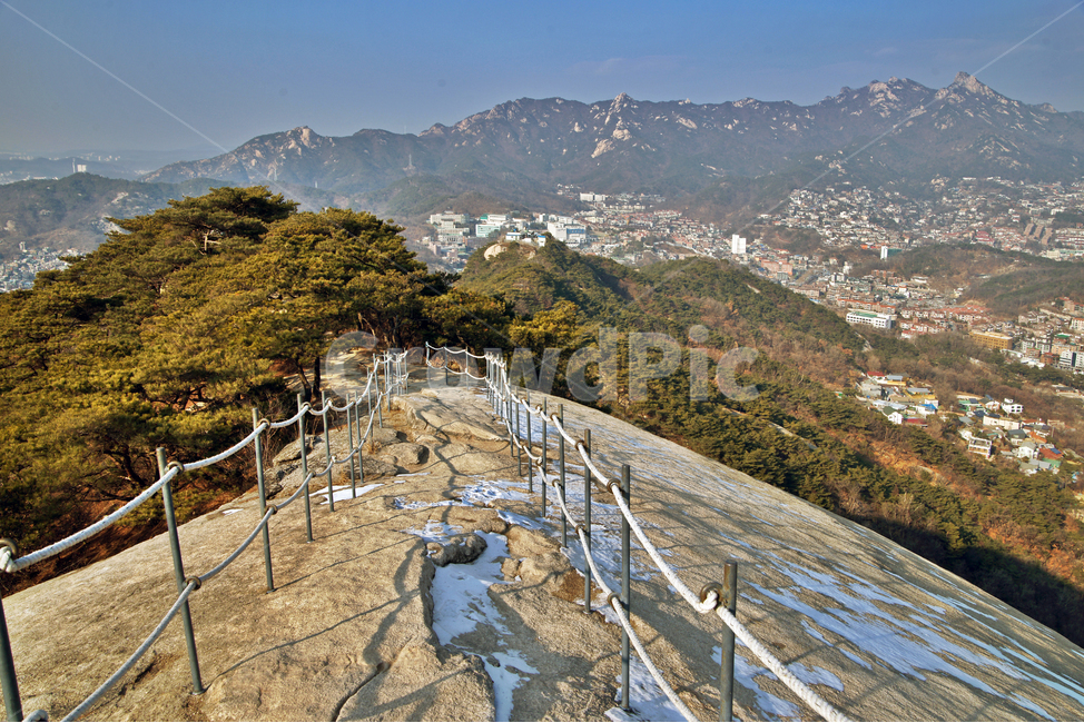기차바위,등산,부암동,철책,무악동,인왕산,산,서울성곽,서울도심,바위,자연,풍경,nature,landscape