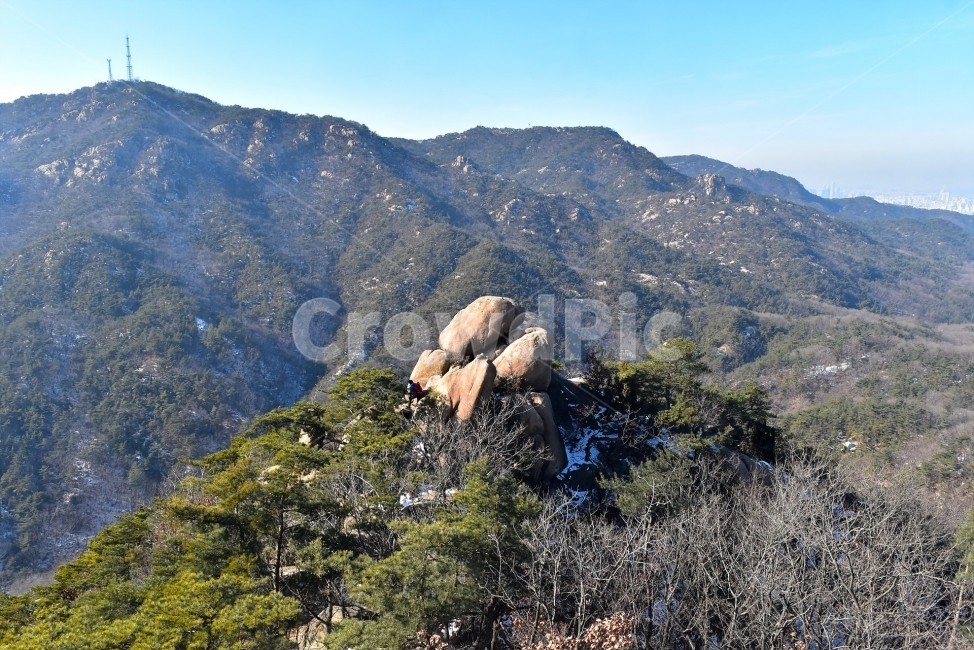 관악산,풍경,겨울,자연,눈,스포츠,등산,산행,nature,snow,겨울풍경,느낌,아름다운,신비로운,경이로운,기암,바위,암봉,암릉,다큐,필,힐링,명산,landscape,winter,season,트레킹,100대명산,인기명산,조망,전망,정부청사,6봉,수목원능선,바윗길,암릉길,명품송,소나무,한국자연풍경,한국자연경관,korea,관양능선,팔봉능선,국기봉,겨울,계절,winter,season,자연,풍경,nature,landscape,한국자연풍경,한국자연경관,korea nature landscape,outdoors,옥외,mountain,산,mountain range,산맥