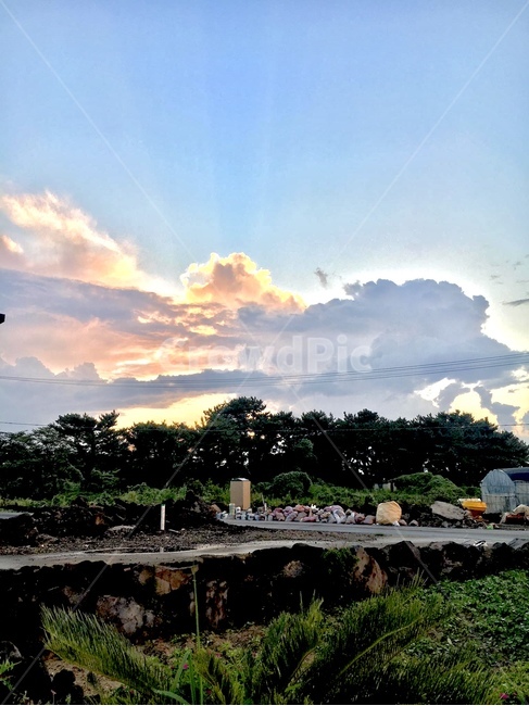노을,sunset,cloudy,돌담길,푸른하늘,자연,풍경,nature,landscape,outdoors,옥외,weather,날씨
