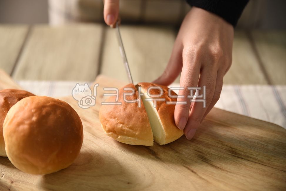 크림빵,빵,크림치즈빵,크림,크림치즈,크림치즈요리,음식,간식,디저트,베이커리,후식,creamcheese,bread,cream,food,creamcheesebread,dessert