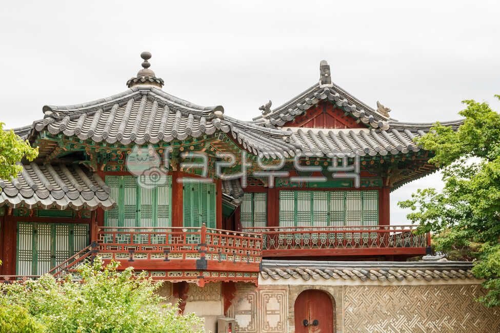 창덕궁,서울,궁전,궁궐,조선,조선왕조,왕궁,유적,문화,세계유산,유산,건물,전통건물,기와,기와지붕,보물,한양,고풍스런,문화재,대한민국,한국,전통,건축,목조건물,목조건축,궁,역사,아름다운,고즈넉한,고풍스러운,한국건축,한국문화,문화유산