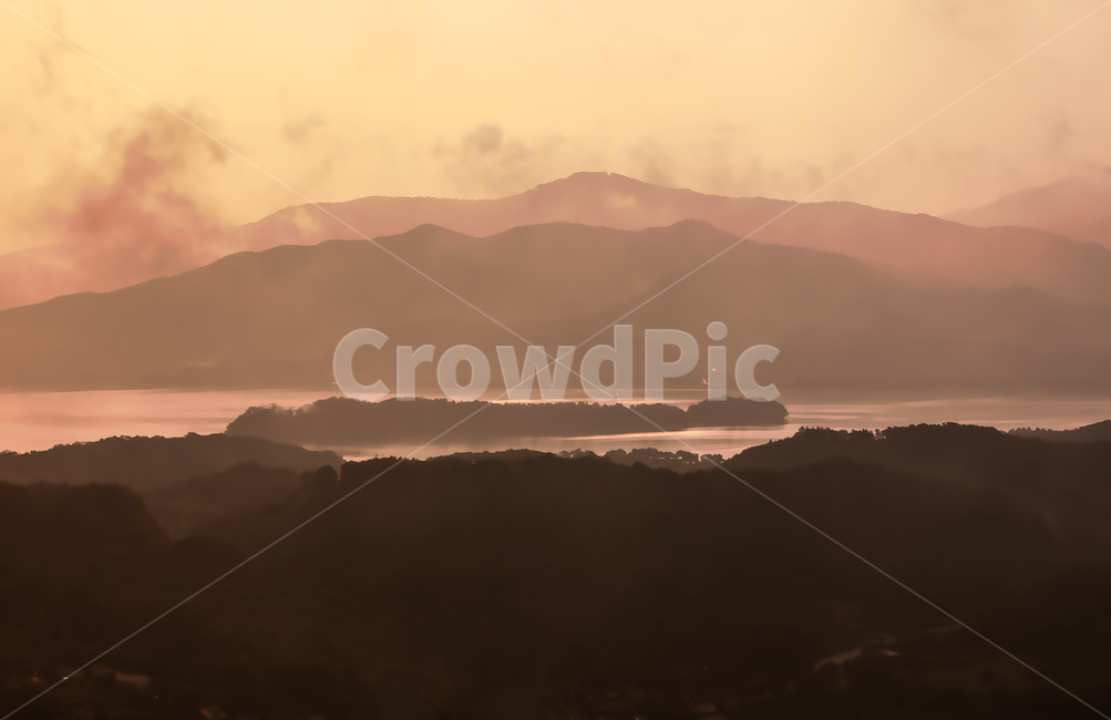 weather,nature,outdoors,옥외,하천,나무,tree,두물머리,강물,river,fog,fogy,풍경,자연,날씨,안개,안개낀,구름,구름낀,강,산하,대기,기상,기온,기후,운무,하늘,sky,여명,새벽,일출,햇빛,빛,아침,mountain,mountainrange,산맥,산,자연,풍경,nature,landscape