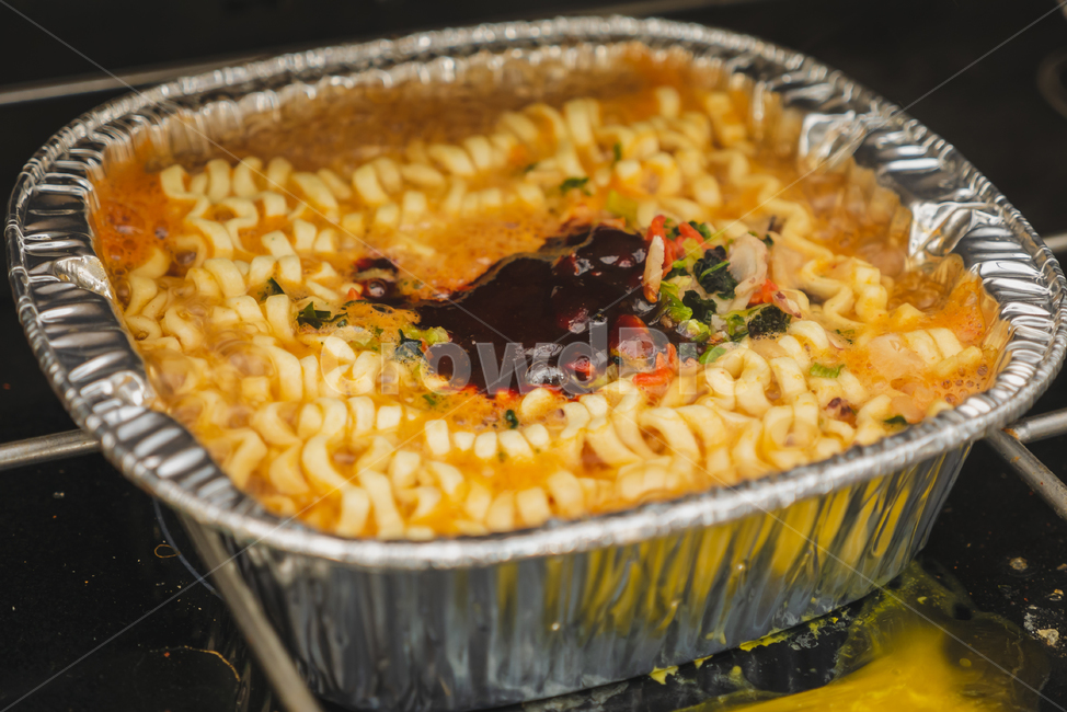 한강,라면,한강라면,피크닉,소풍,한강간식,야외라면,아웃도어라면,아웃도어,알루미늄,알루미늄라면,1회용라면,1회용,음식,식재료,요리,food,cook,meal,dishes,food reserves,면류,면요리,noodles