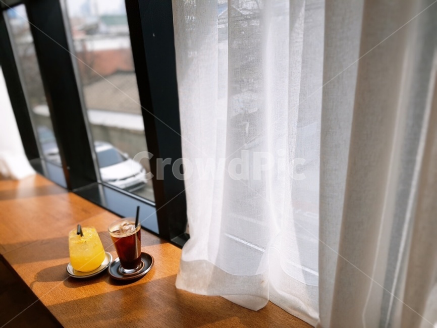 햇빛,창가,커텐,햇살,분위기,커피,카페,coffee,cafe,감성,sensible,feeling