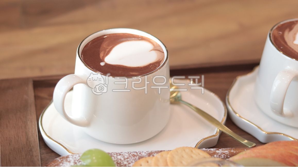 Chocolate decoration,Cocoa Cup,Chocolate Cream,white chocolate,Pave Chocolate,Chocolate,cocoa,hot cocoa,Spum,cacao,Apple mint leaves,dessert,chocolate cream,bubble,chocolate dip,cutting board,decoration,chocolate,cocoa foam,cup