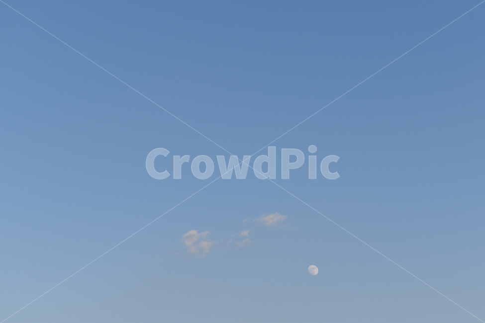 하늘,달,구름,푸른,blue,skyblue,sky,cloud,야경,밤,풍경,nightscape,night,landscape