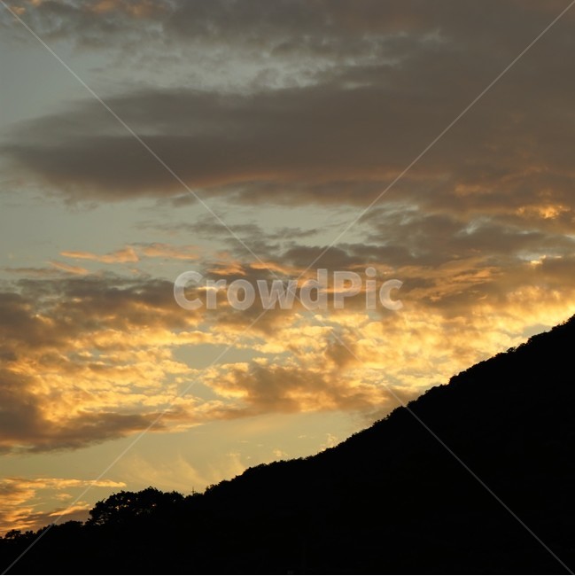 석양,해넘이,하늘,구름,저녁,황금빛,자연,sunset,sky,cloud,mountain,자연,풍경,nature,landscape,outdoors,옥외