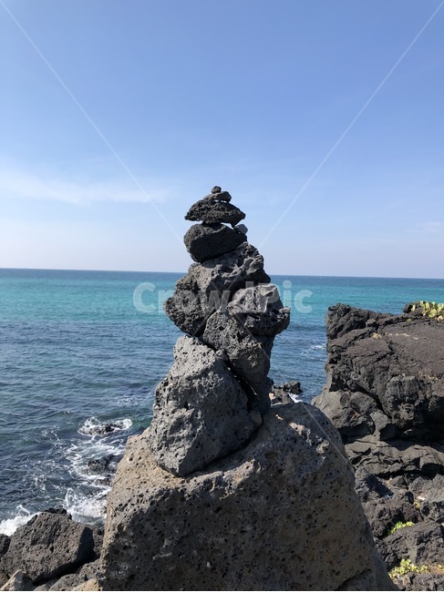 제주도,바닷가,현무암,바다,돌탑
